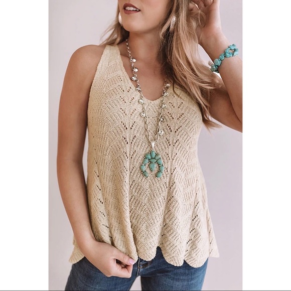 🆕 Pink Cream Flowy Scalloped Knit Tank Top - Picture 4 of 5